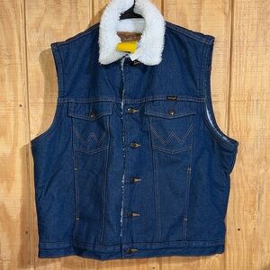 Wrangler Men's Fleece Lined Denim Vest with White Fleece Collar